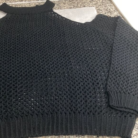 Millau NWOT Open Knit Black Sweater,Long sleeve with Cold Shoulder Opening. - Picture 3 of 4